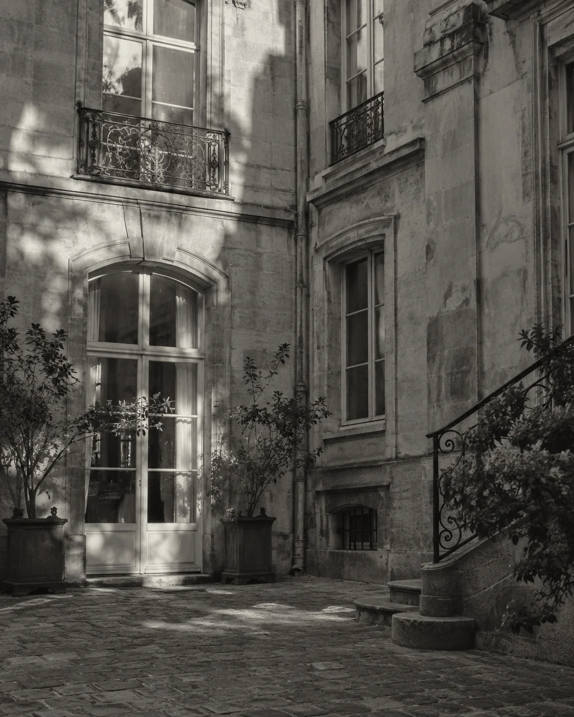 AI-created atmospheric illustration for A timeless parisian celebration